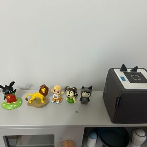 Toniebox + 5 Tonies Bundle